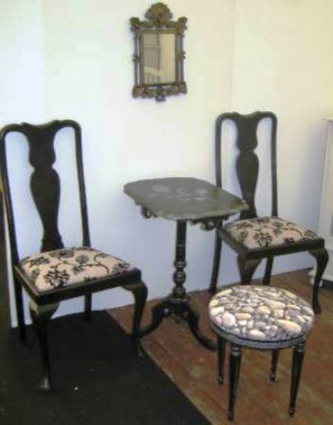 Svarta stolar i barock